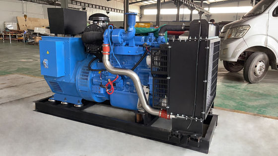 125kva 100kw サイレントディーゼル発電機セット コンパクトユニット 2300*800*1300mm サイズ